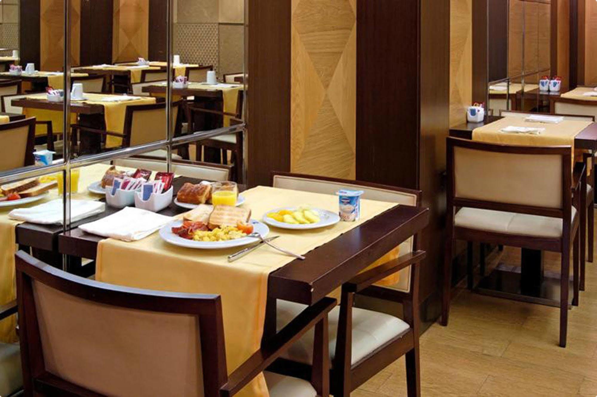 Evenia Rocafort 3* Barcellona