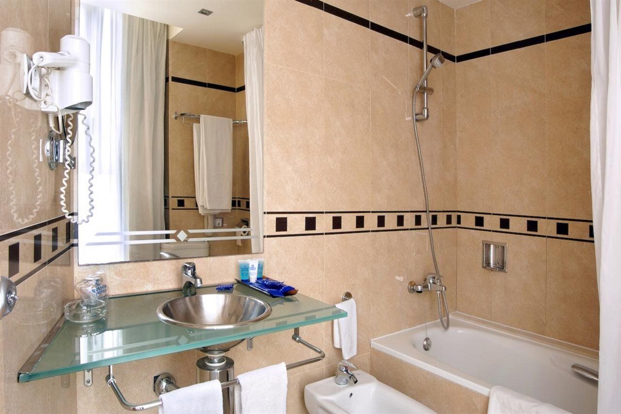 Hotel Evenia Rocafort Barcellona
